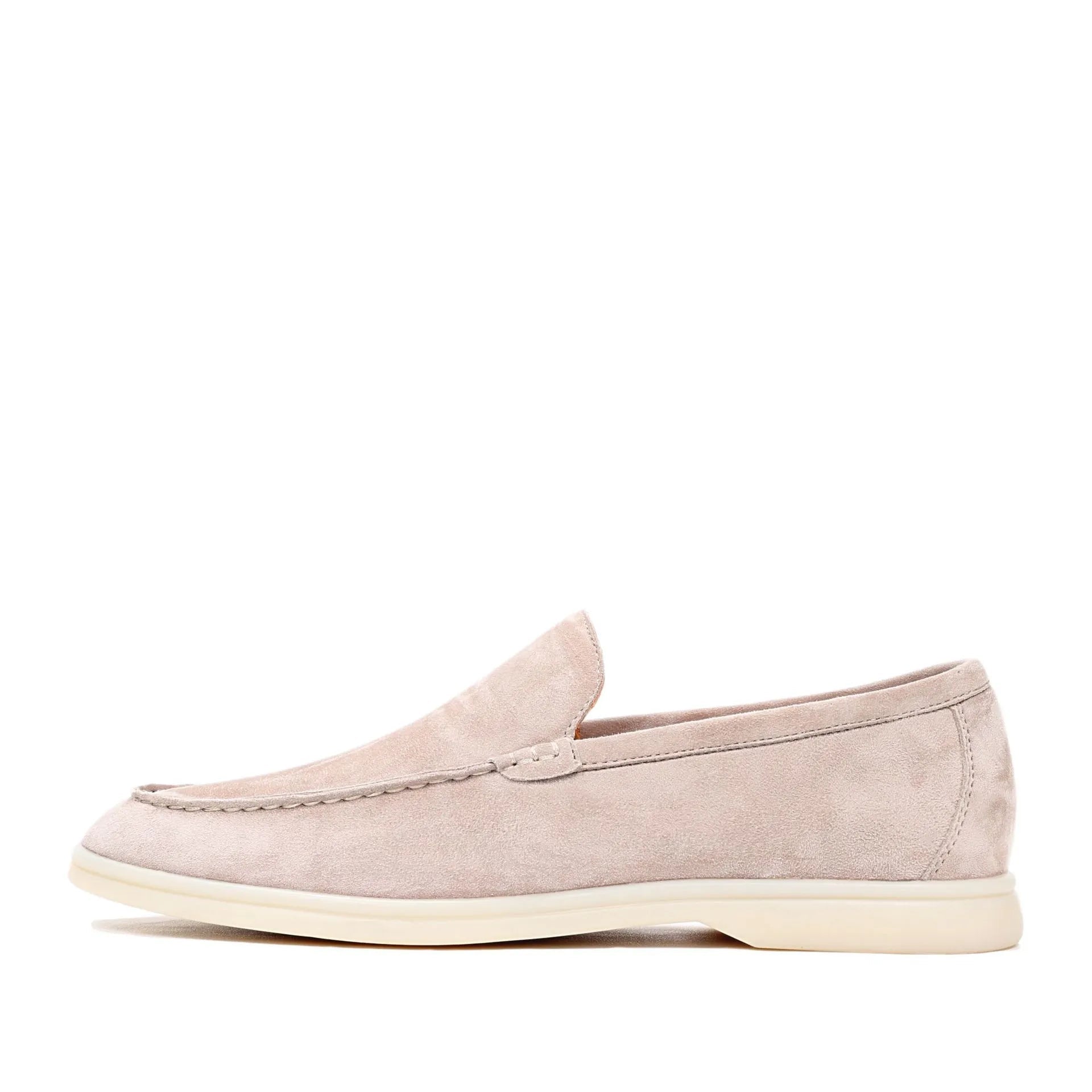 Beige loafer shoe on a white background with 'Bogaeda Vhnhet' branding.